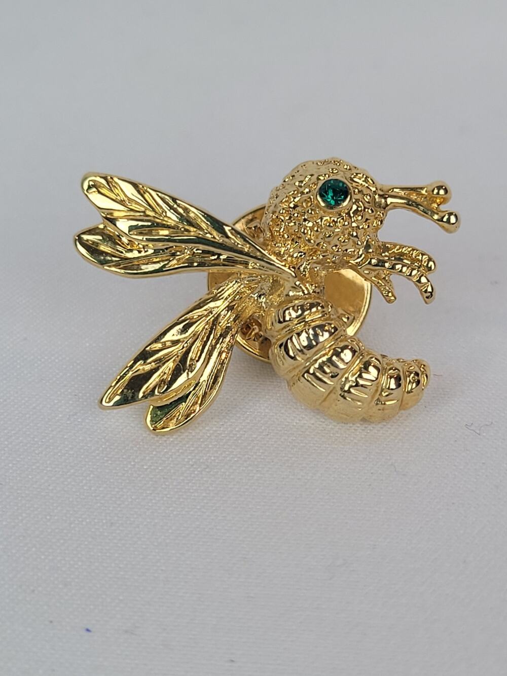 SC Signed Gold Tone Bee with Green CZ Eyes Vintage Brooch Shoulder Pin